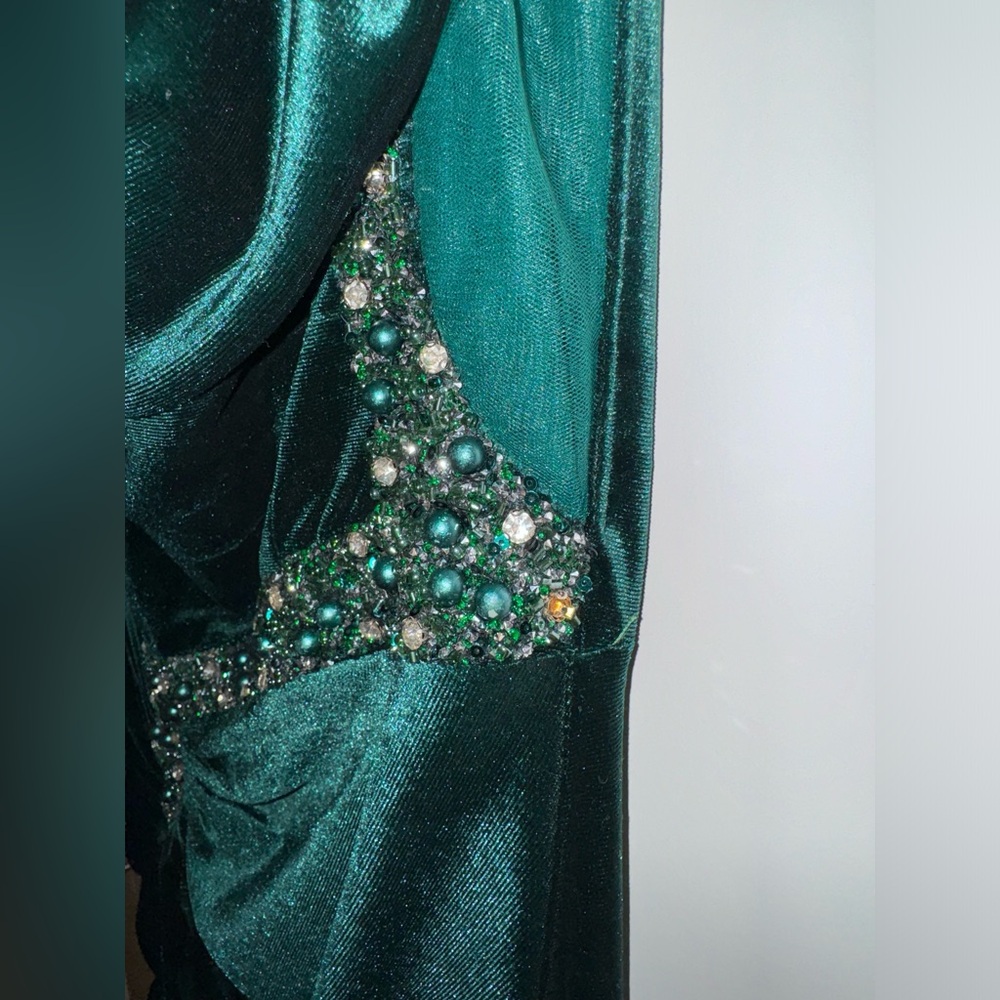 Custom gown - Picture 6 of 15